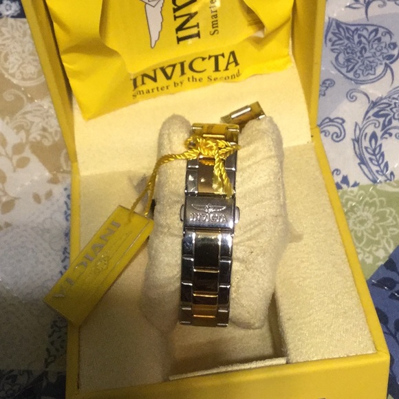 NWT BEAUTIFUL INVICTA WATCH - Picture 5 of 5